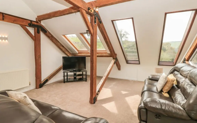Lower Norton Apartment