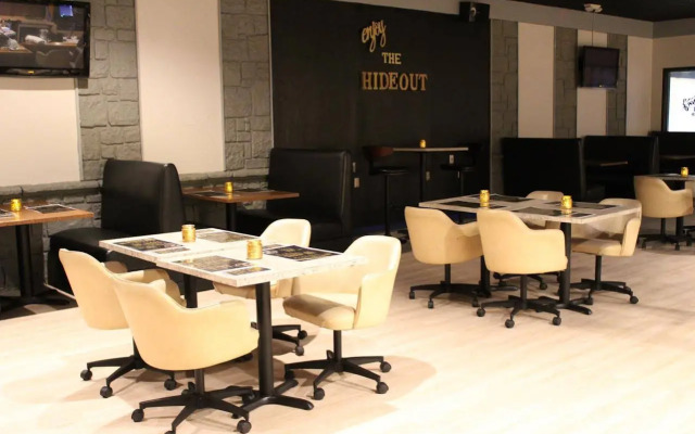 Clarion Hotel & Convention Center