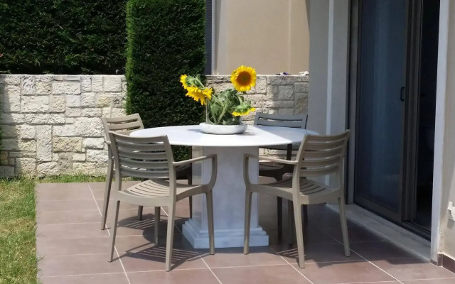 Niovi Boutique Apartments