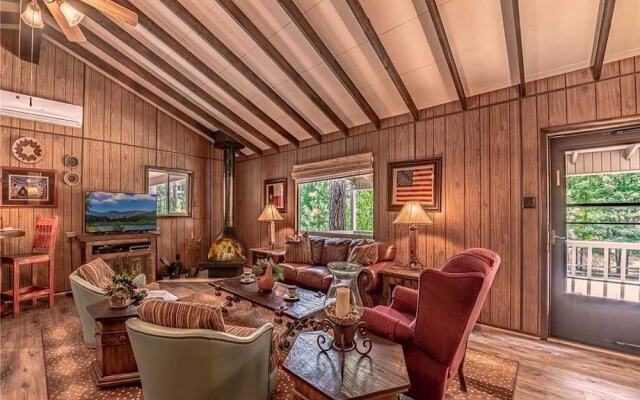 Innjoy - Two Bedroom Cabin