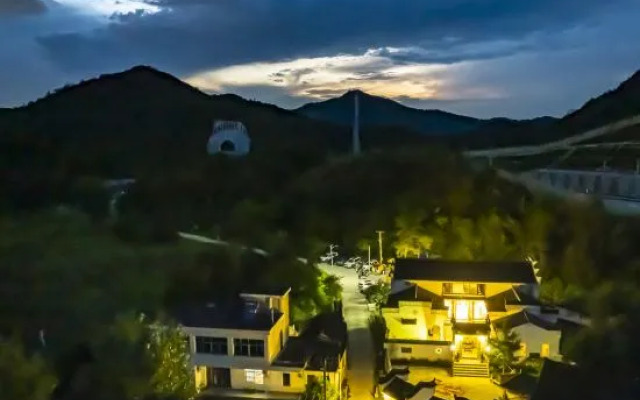 Jiuhuashan Guiyuantian Juju Homestay