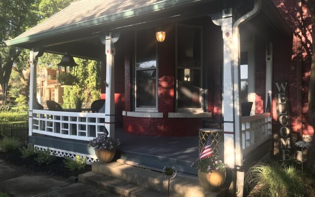 Evans Holly Grove Inn B&B