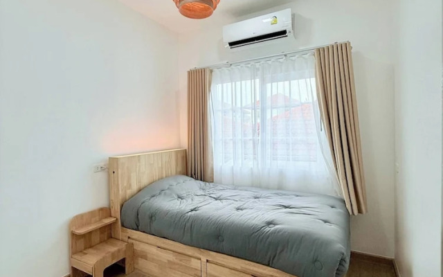 Minimalist Townhome Stay