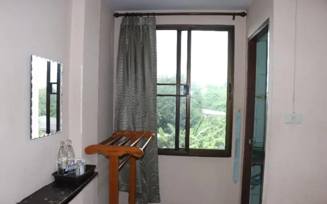 Tipsiri Place by OYO Rooms