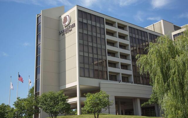 DoubleTree by Hilton Chicago - Oak Brook