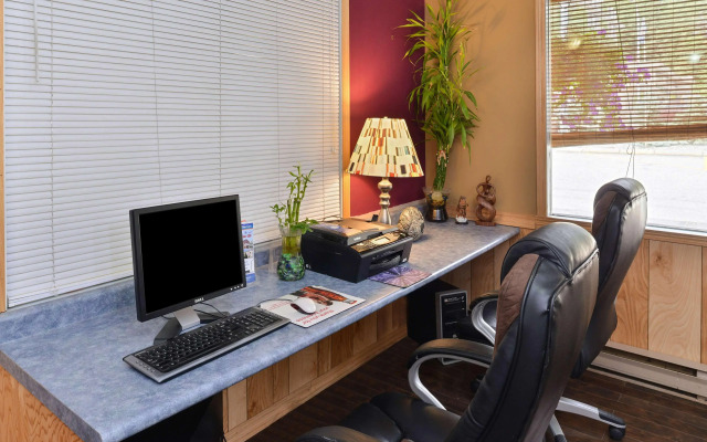 Canadas Best Value Inn & Suites Castlegar