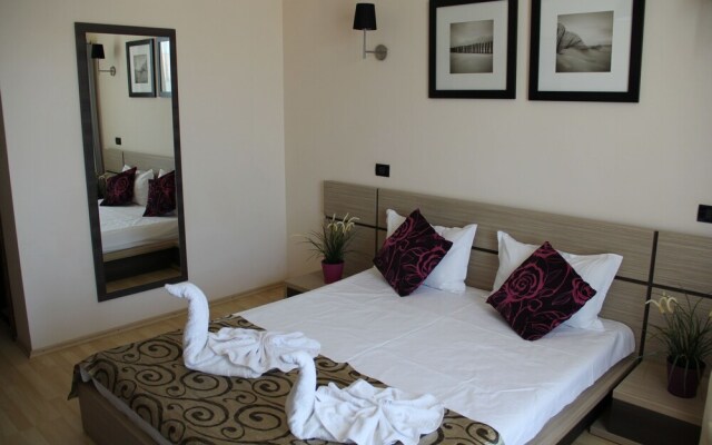 Sangria Luxury Family