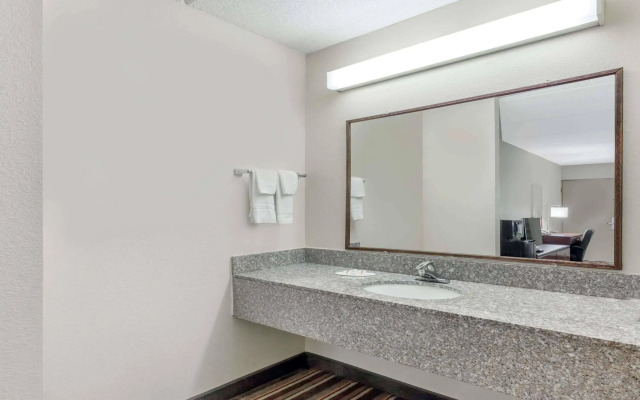 Clarion Pointe Kimball By Choice Hotels