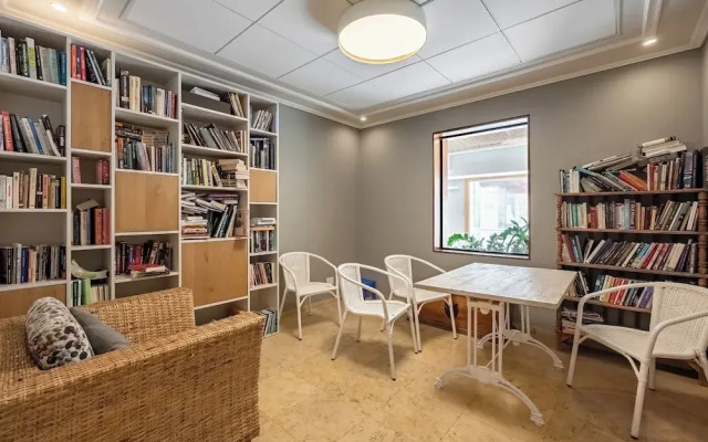 Jaffa Beachfront Studio by Sea N' Rent