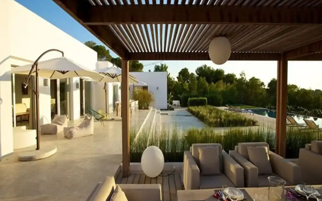 Gorgeous Villa With Views