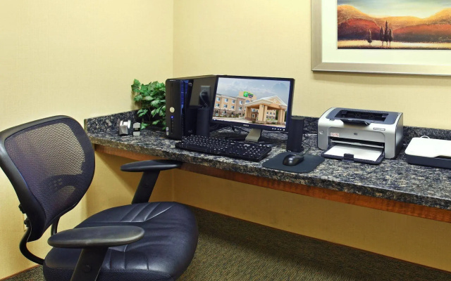 Holiday Inn Express & Suites Carthage by IHG