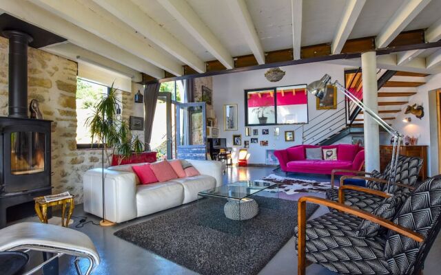 Splendid Holiday Home in Espère France With Private Pool