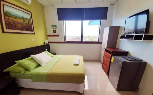 Hotel Los Algarrobos