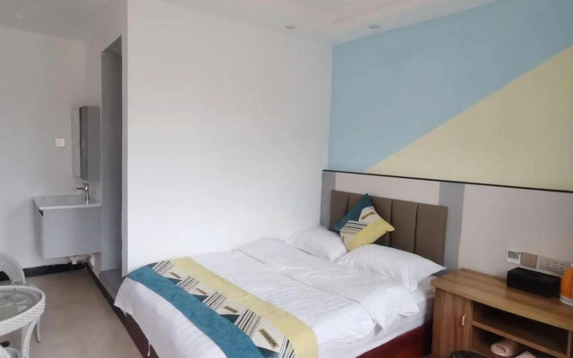 Hongtu Qicai Renjia Hostel