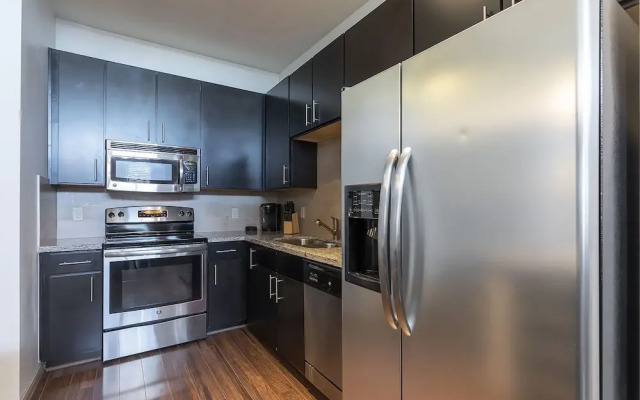 Luxurious Cali King BED Midtown Fully Equipped Condo -