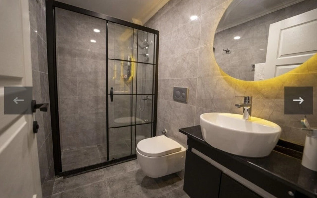 Seckinler Suit Apart