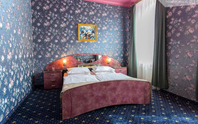 Hotel Urania