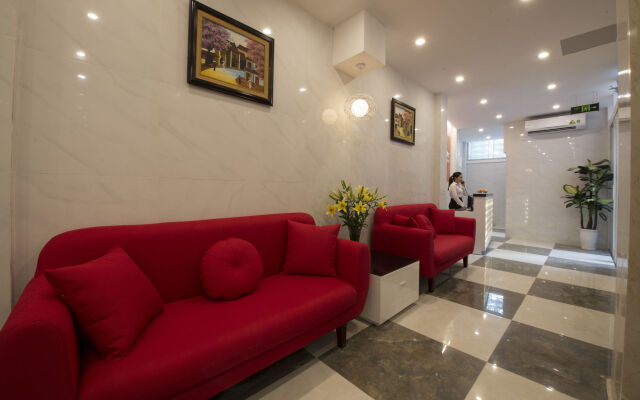 Hanoi Holiday Center Hotel