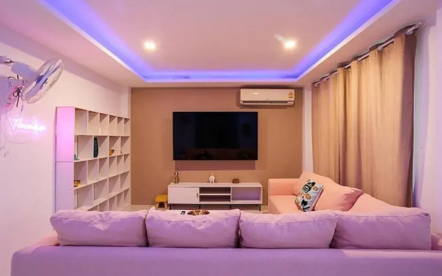 Renovated 3BR Pool Villa Near Beach V228