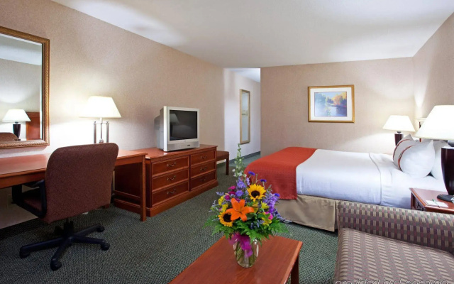 Holiday Inn Cincinnati-Riverfront by IHG