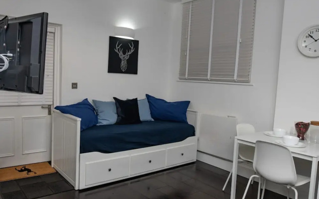 Kings Road Apartment 2