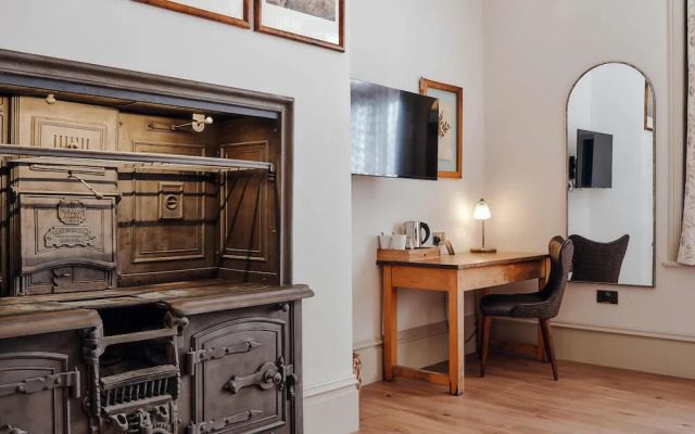 The Black Lion Pub & Boutique Guesthouse