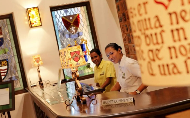 Lemon Tree Amarante Beach Resort, Goa – People – Candolim