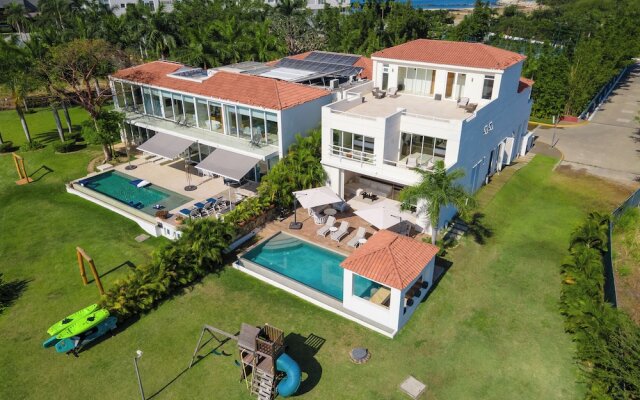 Capitalia Tres Mares Beach Residences & Marina