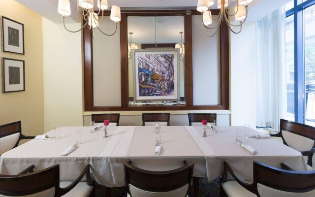 The Cincinnatian Hotel Curio Collection by Hilton