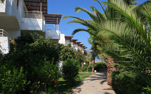 Apollonia Beach Resort & Spa