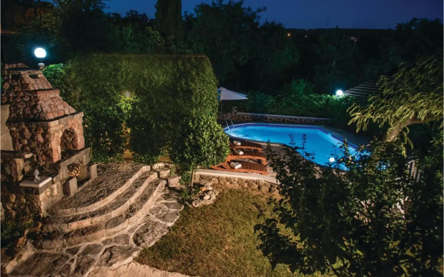 Three-Bedroom Holiday Home in Imotski