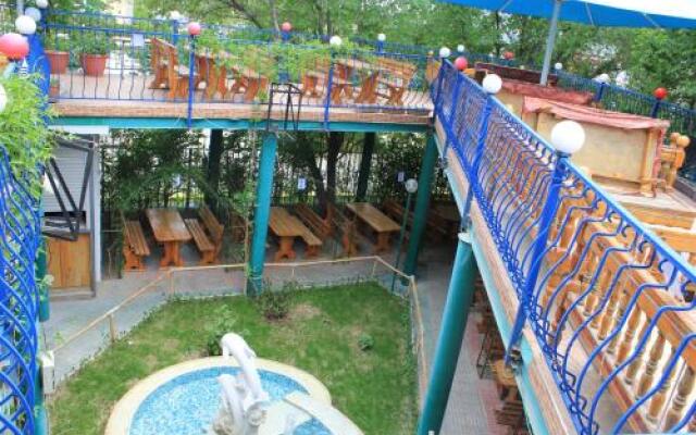 Three Dolphins Hotel