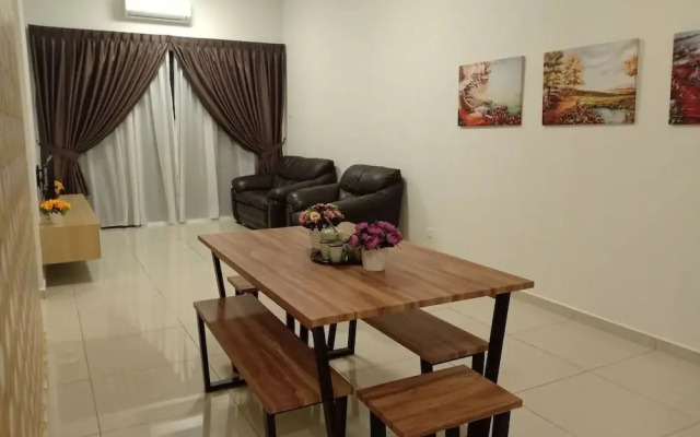 BLeisure Parkland Homestay