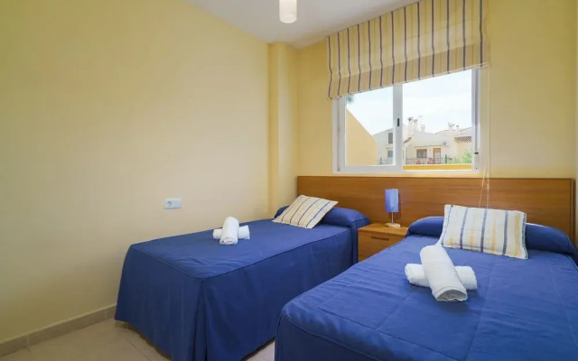 Fais in D nia With 2 Bedrooms and 2 Bathrooms