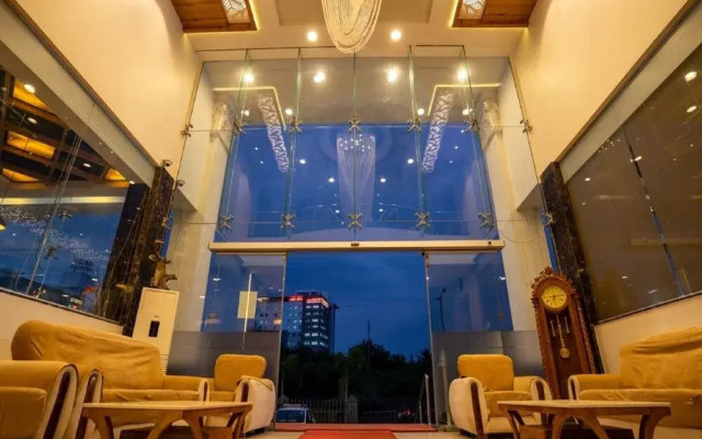 Hotel V Star by OYO Rooms