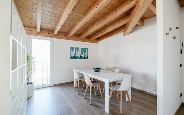 MyHomeInComo -  White Attic