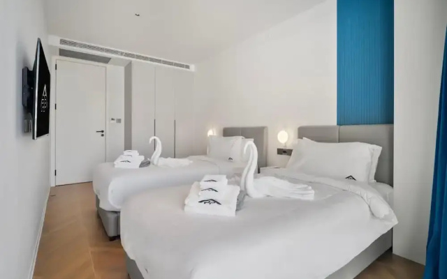 Premier 3-bedroom Apartment E333 Beachfront