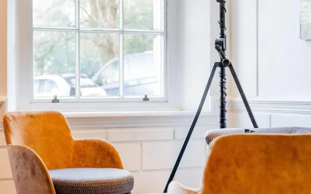 Berkeley Square Hotel