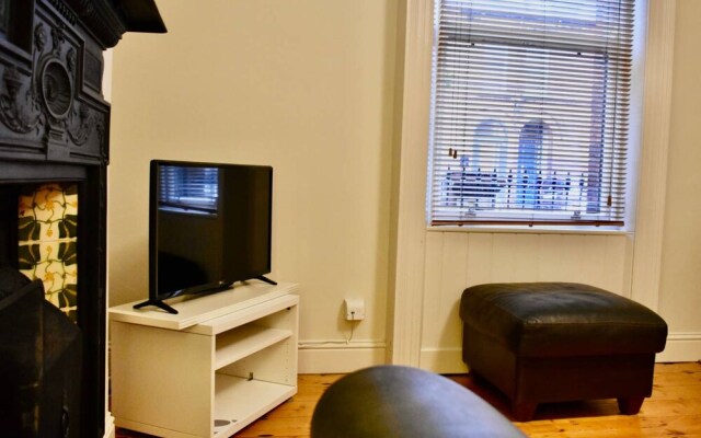 Newly Renovated 2 Bedroom Georgian House in Fairview