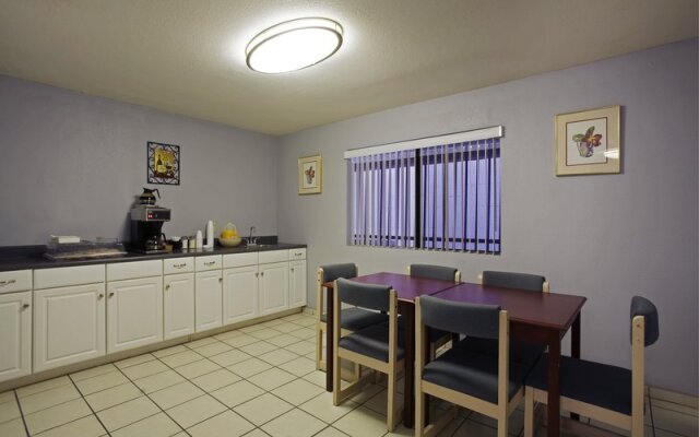 Days Inn by Wyndham Hemet