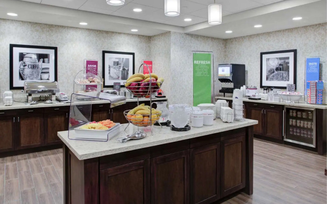 Hampton Inn and Suites Manchester