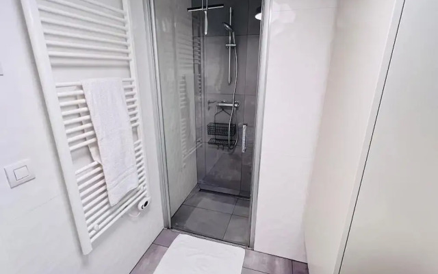 Lovely 1 bedroom flat w balcony&parking