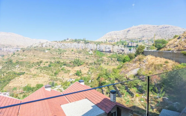 Verve 2BR Apt. by The Valley Kfardebian