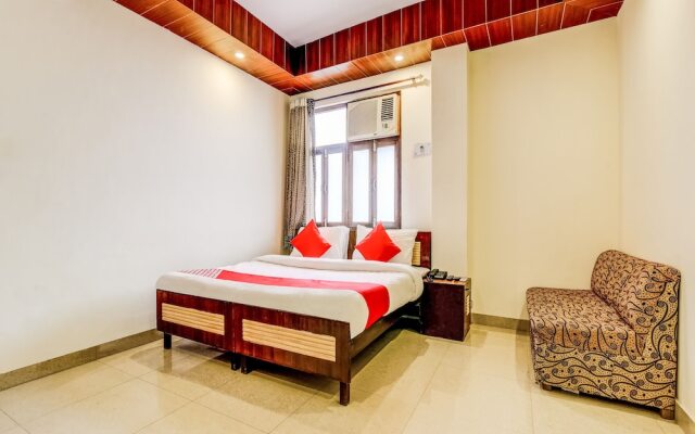 OYO Flagship 27968 Vishwakarma Palace