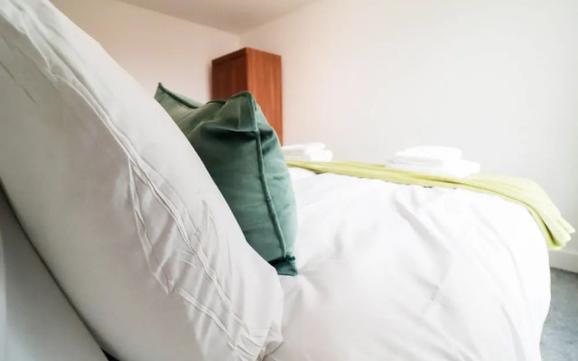 Stunning Riverside Apartment