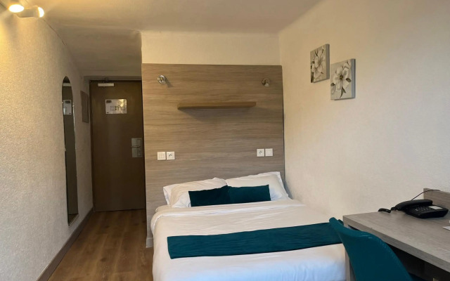 Empire Hotel