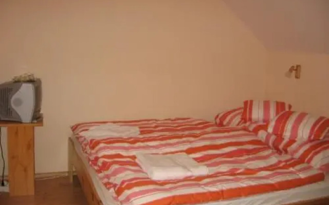 Bordó Hordó Fogadó - фото 2