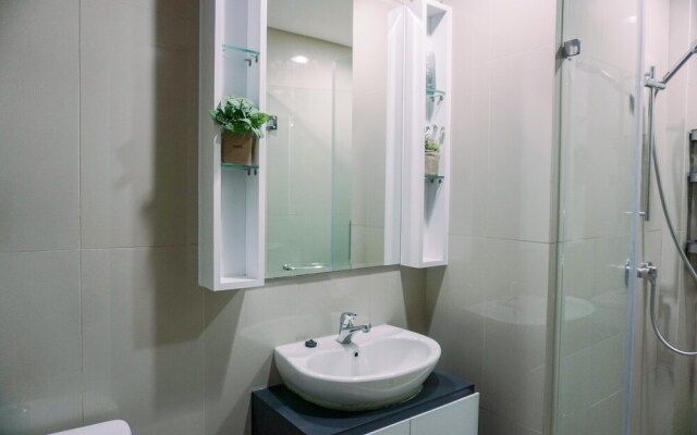 Modern And Comfy 1Br At M-Town Signature Apartment