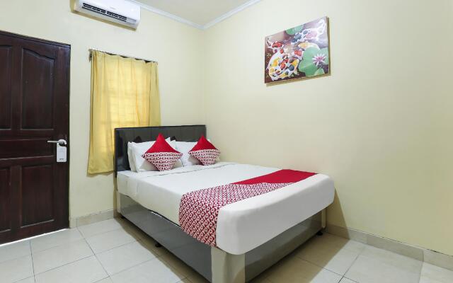 OYO 90907 Handika Jaya Bs