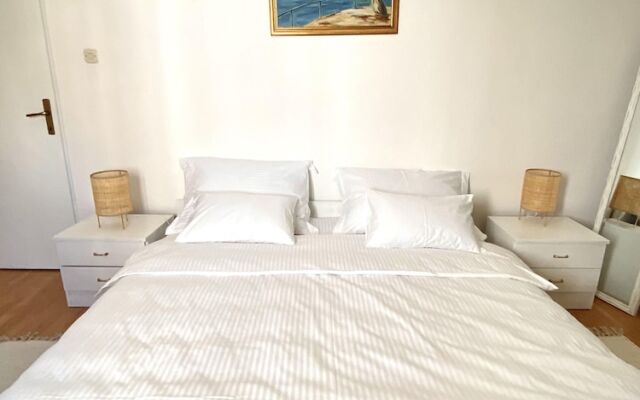 Spacious 2-bed Apartment in Cavtat